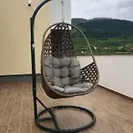 Vila A *