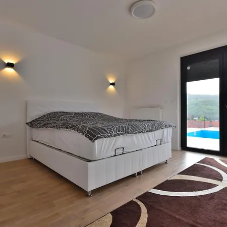 Villa A SJJ